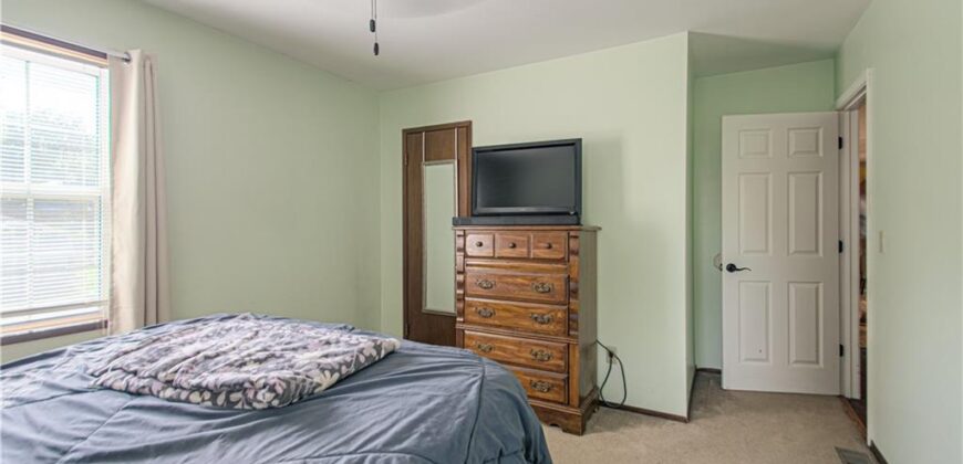 6442 NW 49th Street, Kansas City, MO 64151