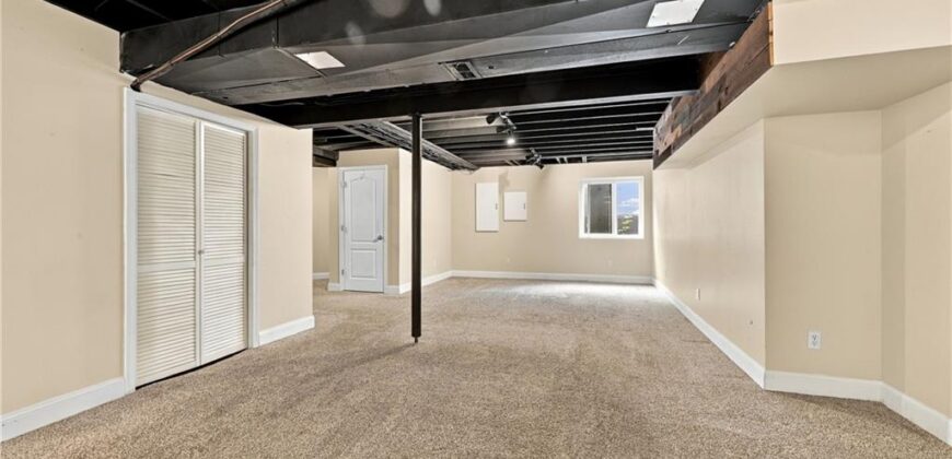 9644 N Adrian Avenue, Kansas City, MO 64154