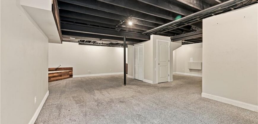 9644 N Adrian Avenue, Kansas City, MO 64154