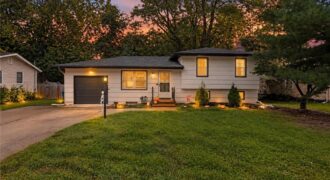 417 Melrose Street, Liberty, MO 64068