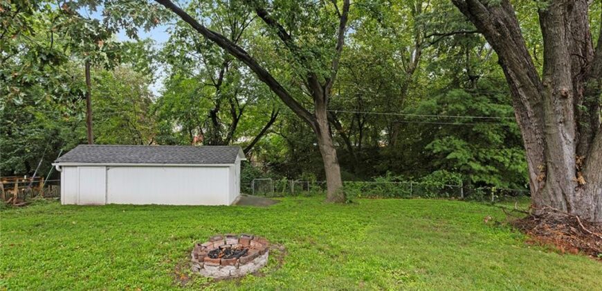 417 Melrose Street, Liberty, MO 64068