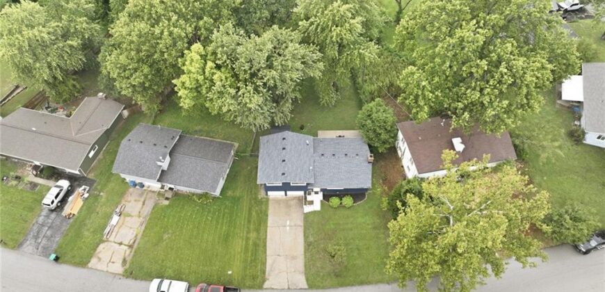 6870 N Montrose Avenue, Kansas City, MO 64151
