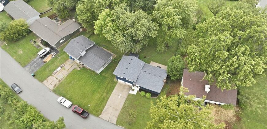 6870 N Montrose Avenue, Kansas City, MO 64151