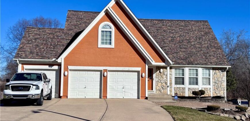 11520 N Madison Avenue, Kansas City, MO 64155