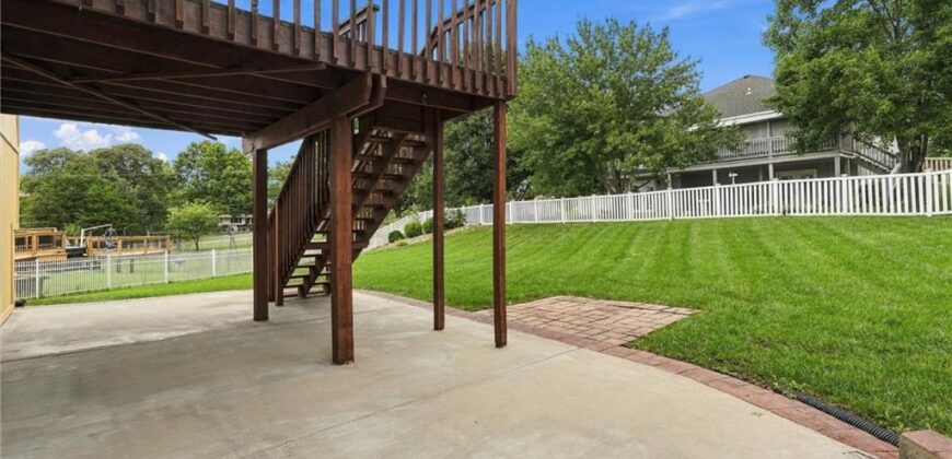 2116 Bradford Place, Excelsior Springs, MO 64024