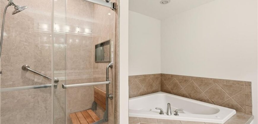 2116 Bradford Place, Excelsior Springs, MO 64024