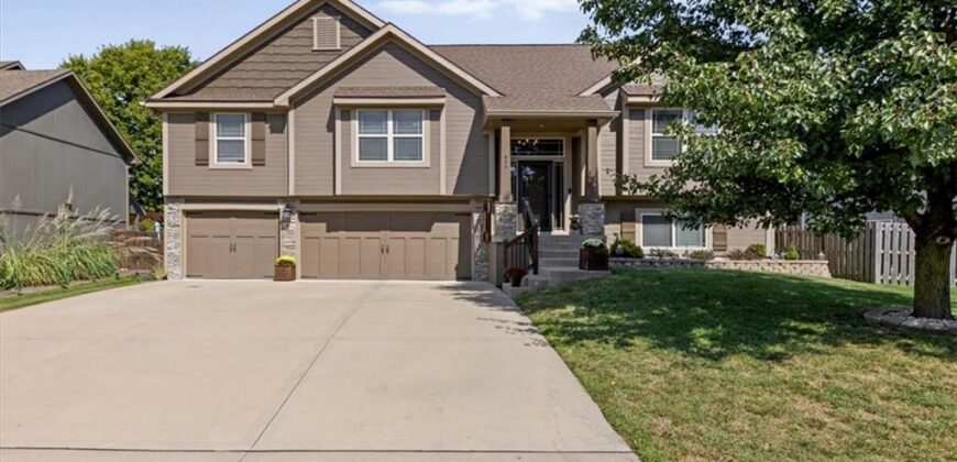904 NW 110th Terrace, Kansas City, MO 64155