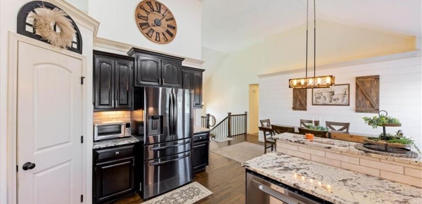 904 NW 110th Terrace, Kansas City, MO 64155