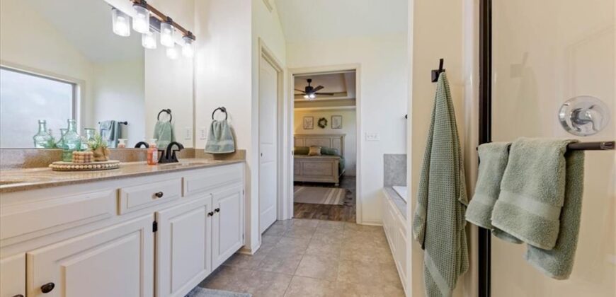 904 NW 110th Terrace, Kansas City, MO 64155