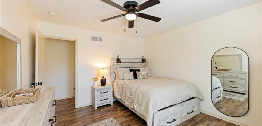 904 NW 110th Terrace, Kansas City, MO 64155