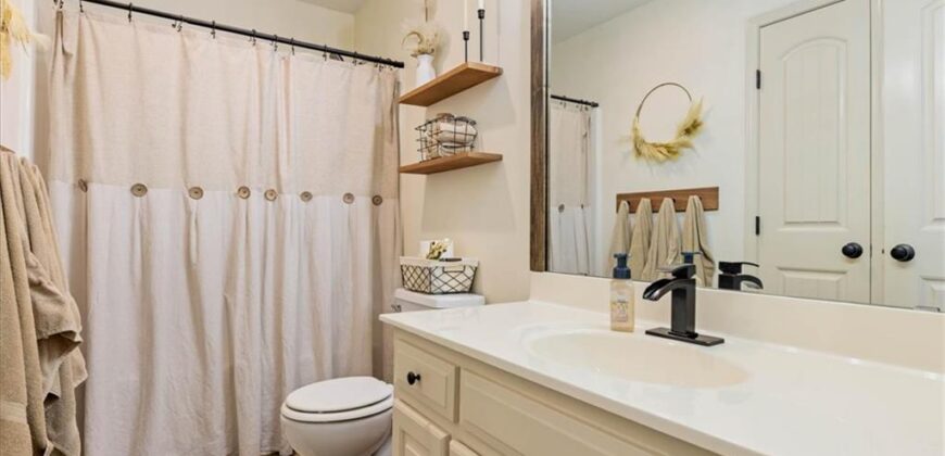 904 NW 110th Terrace, Kansas City, MO 64155