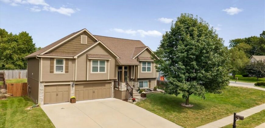904 NW 110th Terrace, Kansas City, MO 64155