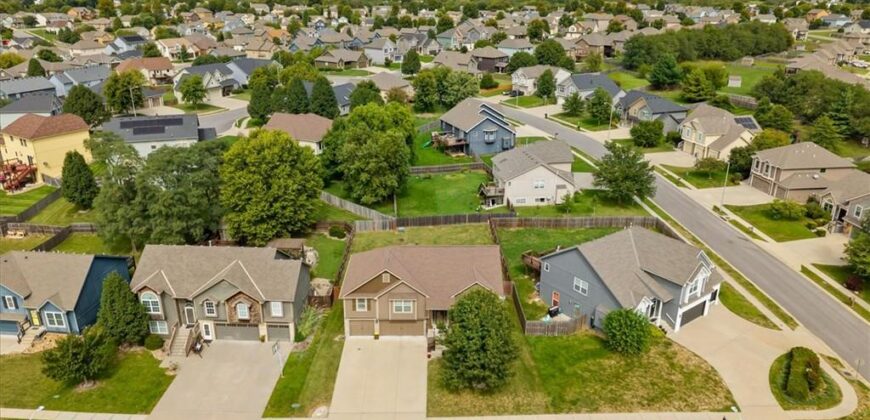 904 NW 110th Terrace, Kansas City, MO 64155
