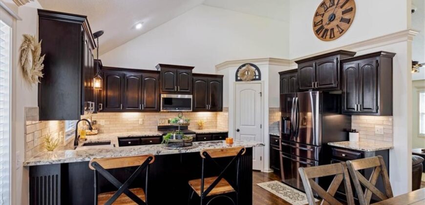 904 NW 110th Terrace, Kansas City, MO 64155