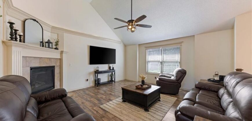 904 NW 110th Terrace, Kansas City, MO 64155