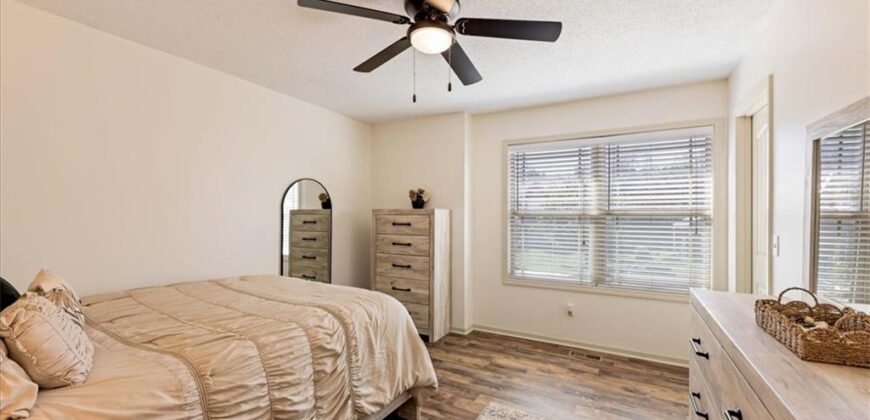 904 NW 110th Terrace, Kansas City, MO 64155