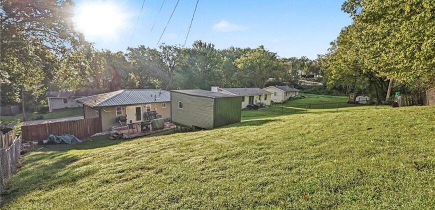 502 Dundee Road, Smithville, MO 64089