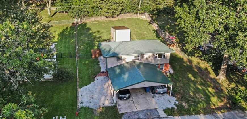 502 Dundee Road, Smithville, MO 64089