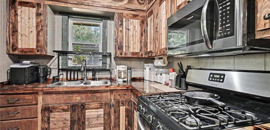 502 Dundee Road, Smithville, MO 64089