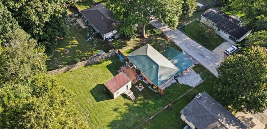 502 Dundee Road, Smithville, MO 64089