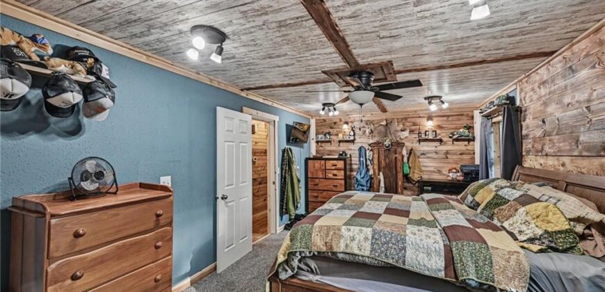 502 Dundee Road, Smithville, MO 64089