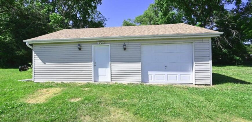 401 N Platte Avenue, Edgerton, MO 64444