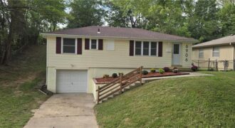 6906 N Pennsylvania Avenue, Kansas City, MO 64118