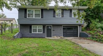 217 Woods Avenue, Excelsior Springs, MO 64024