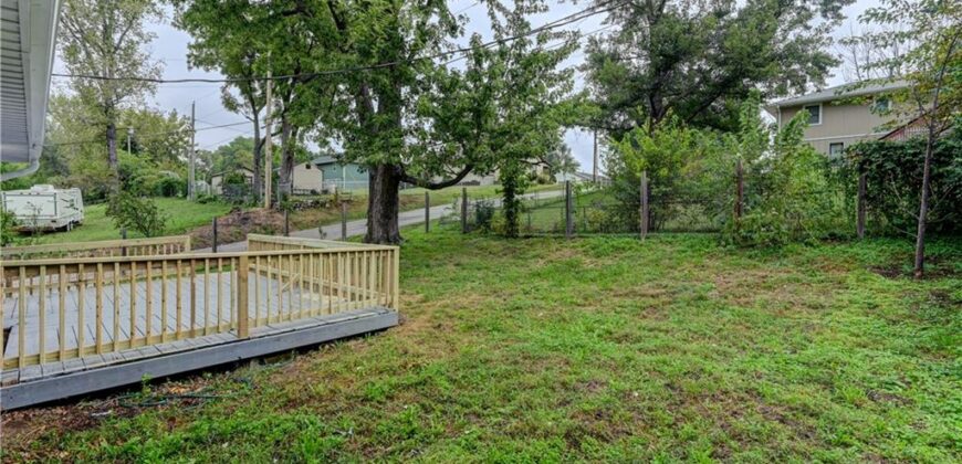 217 Woods Avenue, Excelsior Springs, MO 64024