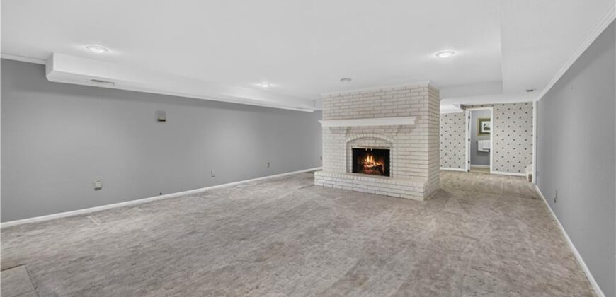 2303 Lynn Road, Excelsior Springs, MO 64024