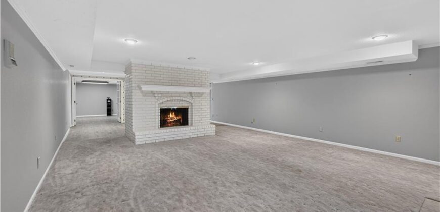 2303 Lynn Road, Excelsior Springs, MO 64024