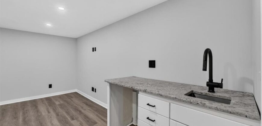 3412 NE 68th Terrace, Kansas City, MO 64119