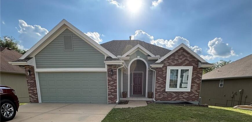 11216 N Lewis Avenue, Kansas City, MO 64157
