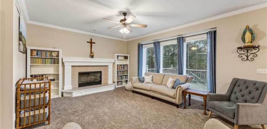 1100 Silverleaf Lane, Liberty, MO 64068