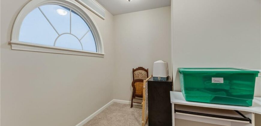 1100 Silverleaf Lane, Liberty, MO 64068