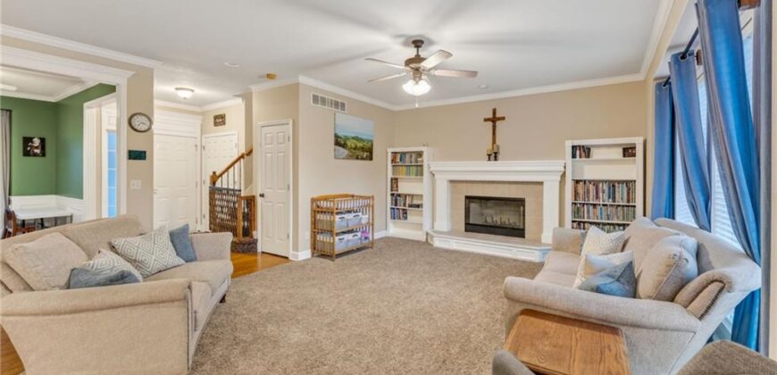 1100 Silverleaf Lane, Liberty, MO 64068