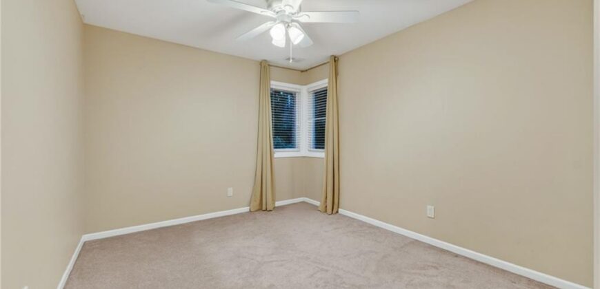 1100 Silverleaf Lane, Liberty, MO 64068