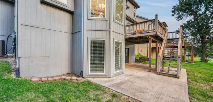 1100 Silverleaf Lane, Liberty, MO 64068