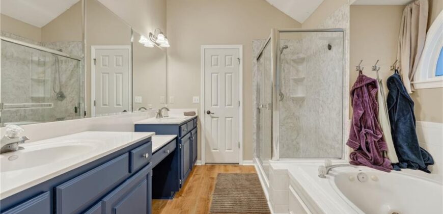 1100 Silverleaf Lane, Liberty, MO 64068