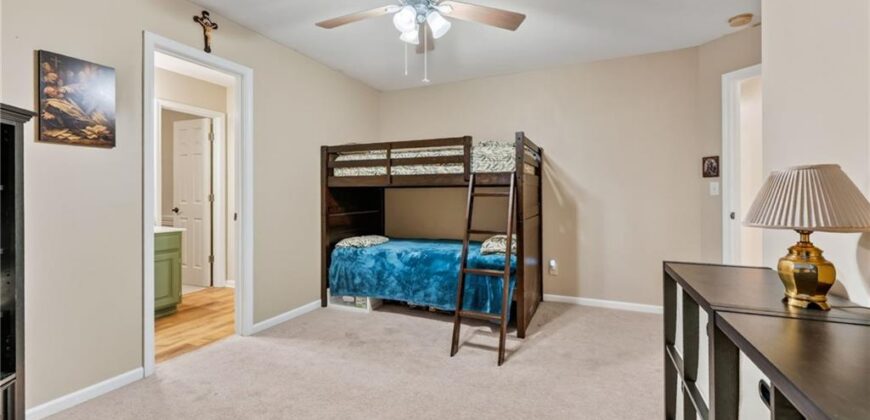 1100 Silverleaf Lane, Liberty, MO 64068