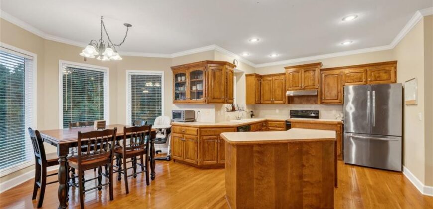 1100 Silverleaf Lane, Liberty, MO 64068