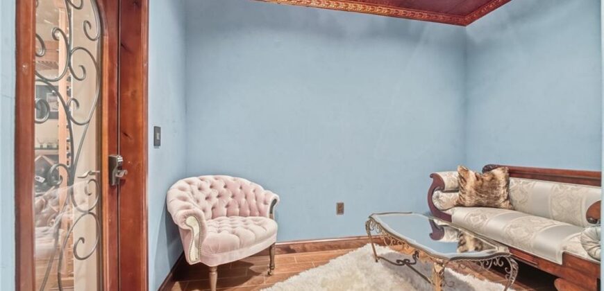 7808 N Chatham Avenue, Kansas City, MO 64151