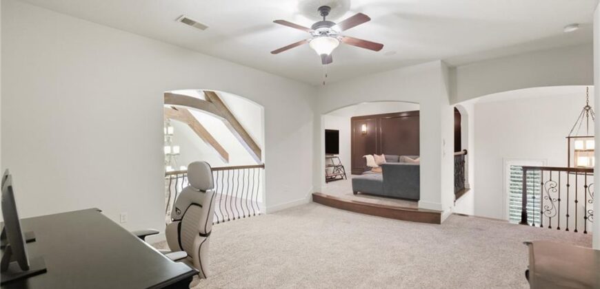 7808 N Chatham Avenue, Kansas City, MO 64151