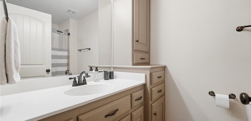 7808 N Chatham Avenue, Kansas City, MO 64151