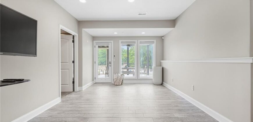 7808 N Chatham Avenue, Kansas City, MO 64151