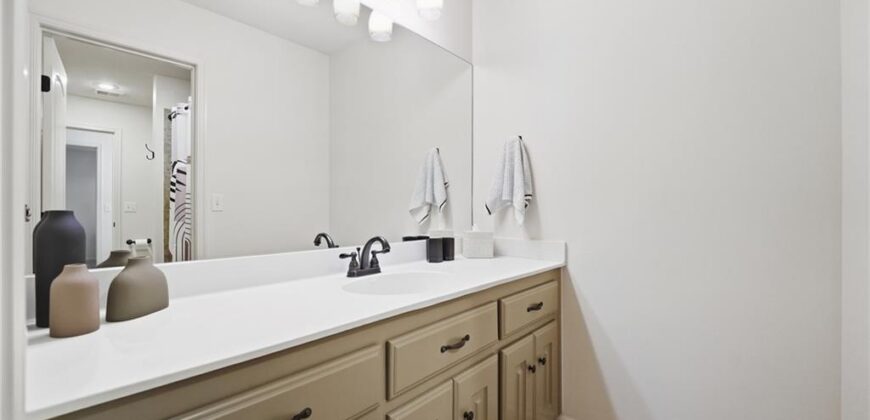 7808 N Chatham Avenue, Kansas City, MO 64151