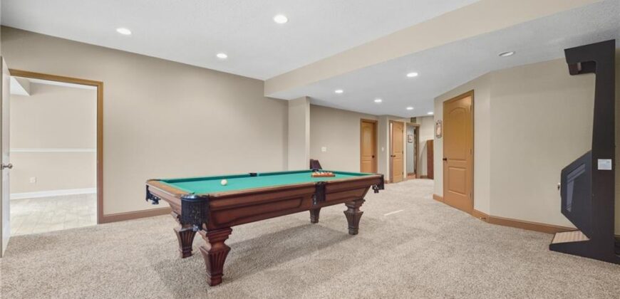 7808 N Chatham Avenue, Kansas City, MO 64151