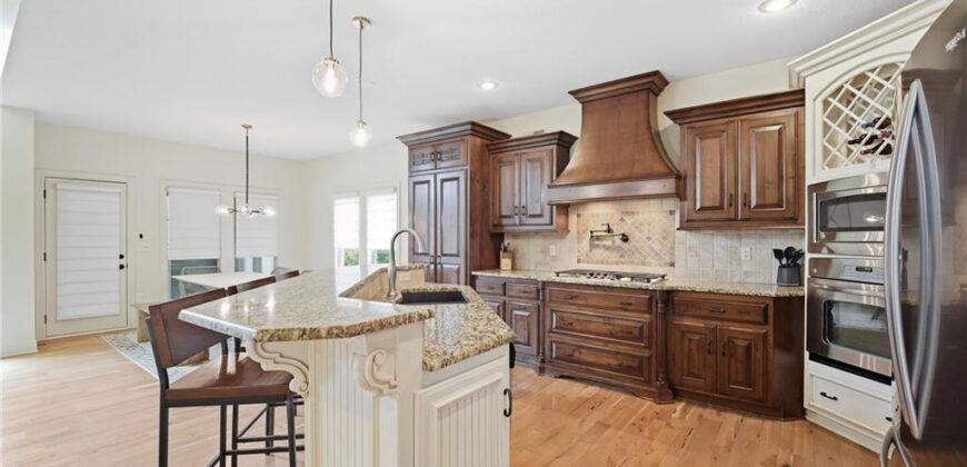 7808 N Chatham Avenue, Kansas City, MO 64151