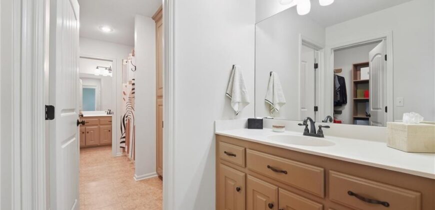 7808 N Chatham Avenue, Kansas City, MO 64151