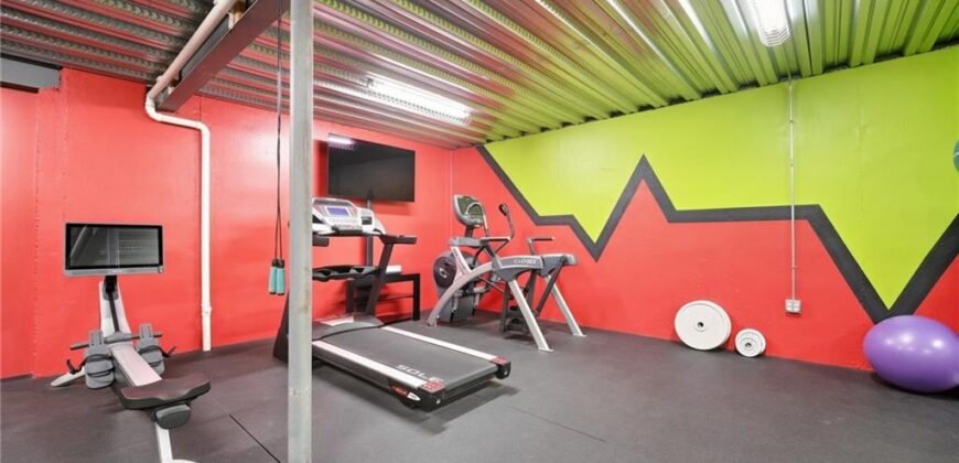 7808 N Chatham Avenue, Kansas City, MO 64151